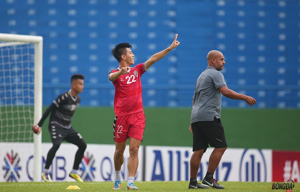 Anh Đức ghi bàn trên sân tập, HLV Bình Dương nói cậu ấy chấn thương chưa chắc đá chính - Bóng Đá