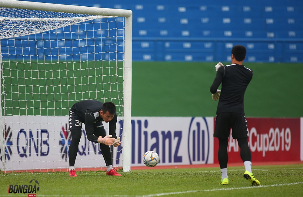 Hà Nội đấu Bình Dương chung kết AFC Cup 2019: Đức Huy chấn thương, Quang Hải tập riêng - Bóng Đá