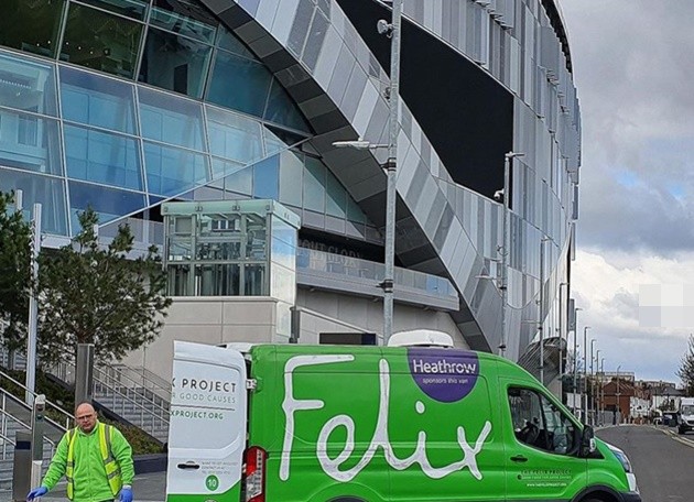 Jose Mourinho lead Tottenham virtual training session on exercise bike as stars self-isolate due to coronavirus - Bóng Đá