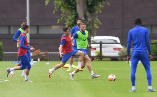 Đẩy Eriksen, Martinez lên băng ghế dự bị; Conte 