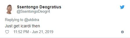 Chelsea stars to be warned over social distancing after Alonso and Kepa stand too close to fans while posing for photos - ảnh Chelsea - Bóng Đá