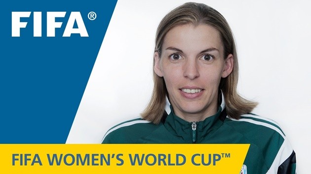 Who is Stephanie Frappart? Trailblazing Super Cup referee who quit playing football at 18 to pursue dream as official - Bóng Đá