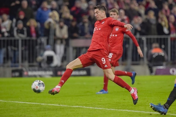 Kabak xỏ háng TAA - Bóng Đá