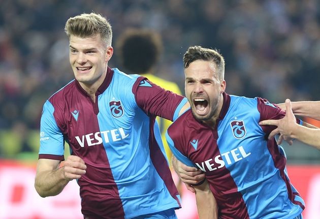 Neymar vô duyên thế nào trong 2 trận chung kết đã qua? - Bóng Đá