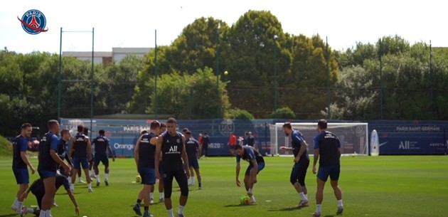 Trở lại tập luyện, Neymar và Mbappe 