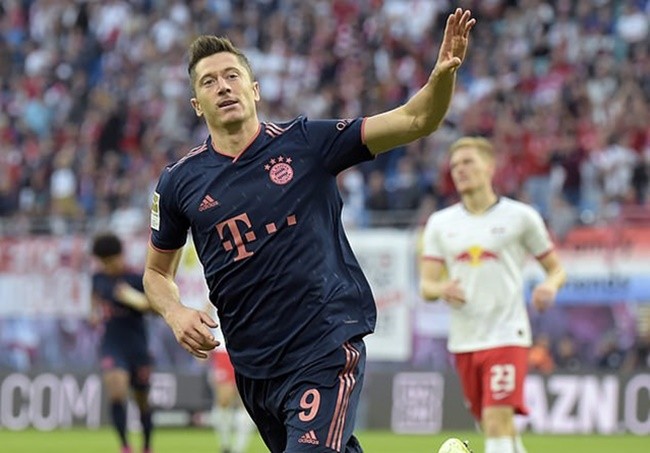 Toàn cảnh hành trình Lewandowski bắn hạ kỷ lục tồn tại 57 năm - Bóng Đá