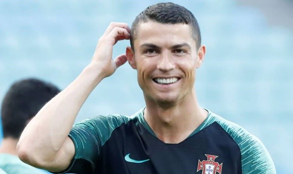 Ronaldo tự định giá bản thân - Bóng Đá