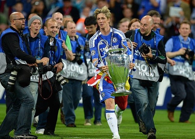 Torres họp báo giải nghệ  - Bóng Đá