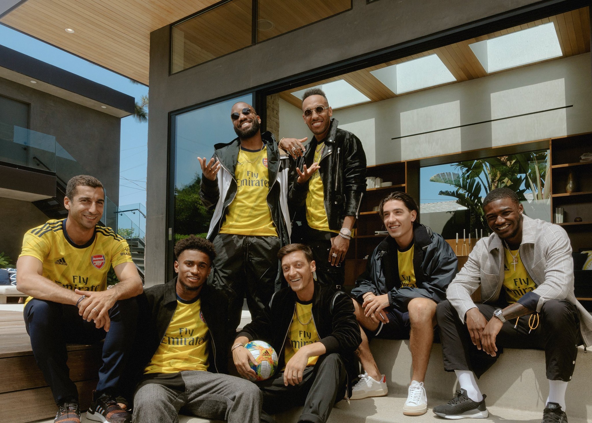 Ảnh Arsenal ra mắt áo đấu mới - Bóng Đá