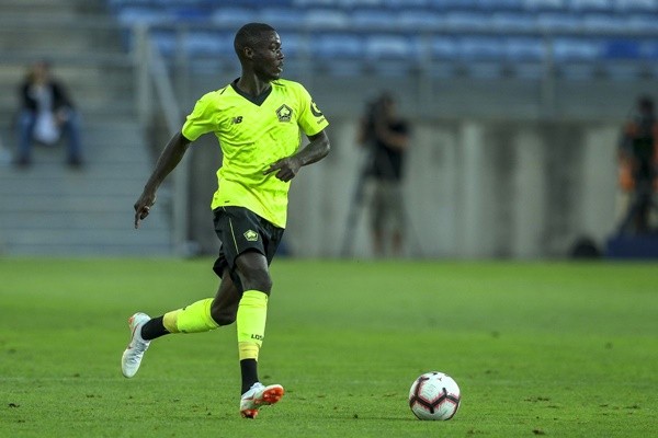 Bayern stars including Lewandowski and Gnabry return to training amid coronavirus fears but manage to stay 2mtrs apart - Bóng Đá