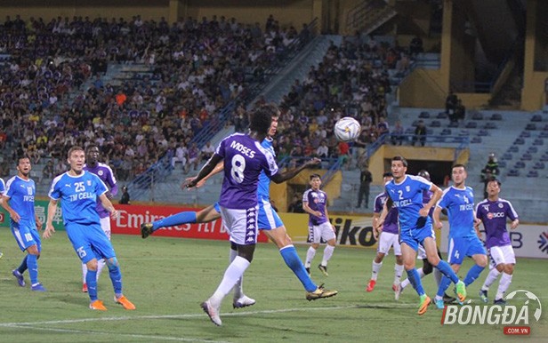 Manchester United: Fans give mixed response to Lindelof’s international goal - Bóng Đá