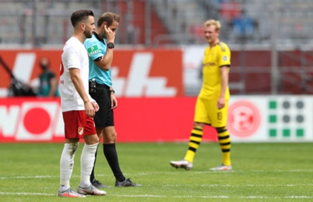 Ảnh sau trận Dusseldorf - Dortmund - Bóng Đá