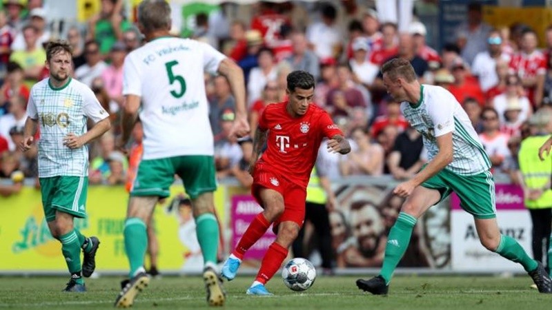 FC Bayern beat an amateur XI of fan club Vilshofen Rot Weiß 13-1 - Bóng Đá