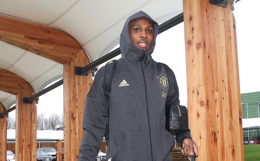 Ảnh Man Utd hành quân tới Bỉ - Bóng Đá