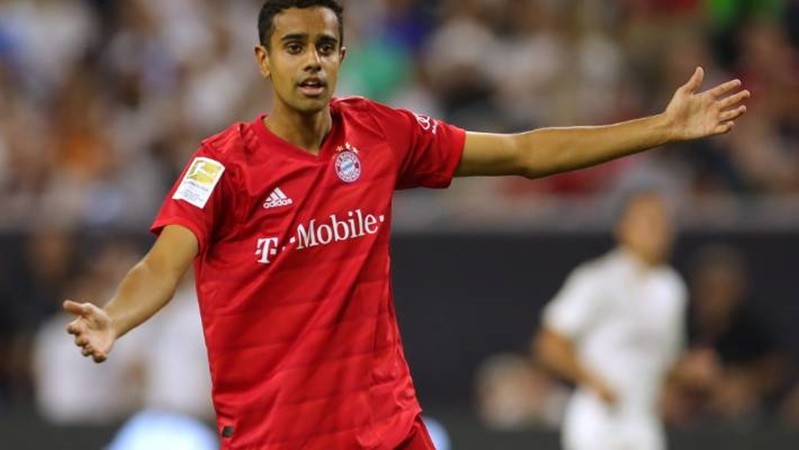 FC Bayern beat an amateur XI of fan club Vilshofen Rot Weiß 13-1 - Bóng Đá