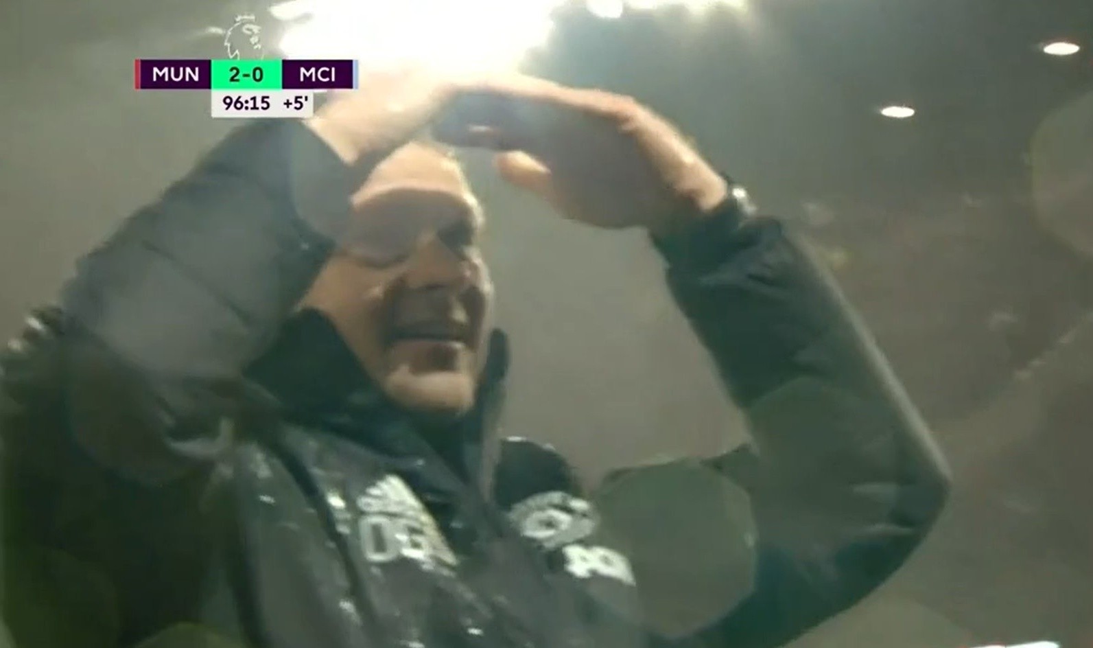 Làm được điều Sir Alex cũng bó tay, Solskjaer phản ứng cực gắt - Bóng Đá