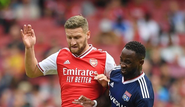 Tân binh Arsenal mừng hụt, cựu sao 