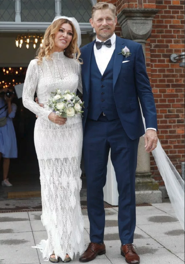 Điểm lại những đám cưới rình rang của các ngôi sao trong Hè này  - Bóng Đá