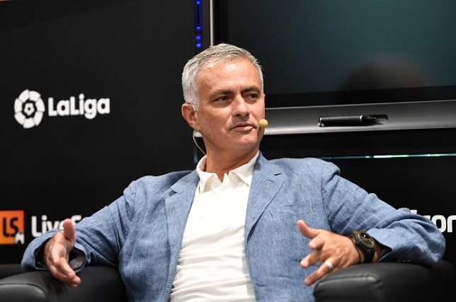 Mourinho dè bĩu, Solskjaer lập tức đáp trả - Bóng Đá