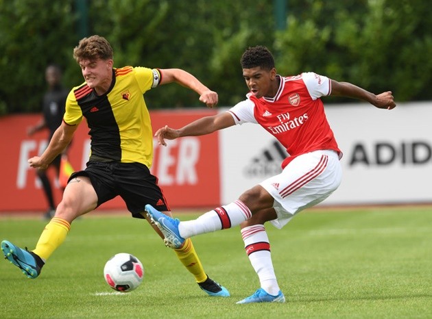 Manchester United: Fans want midfielder to be sold - Bóng Đá