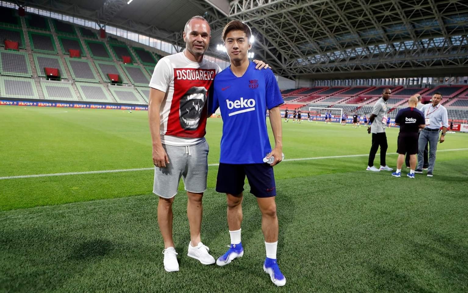 Barcelona tập luyện - Bóng Đá