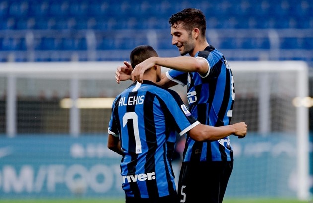 Sanchez chấm dứt chuỗi 16 trận 