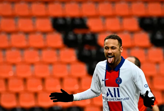 PSG star Neymar ‘flirting with stunning Italian fashion influencer Chiara Nasti - Bóng Đá