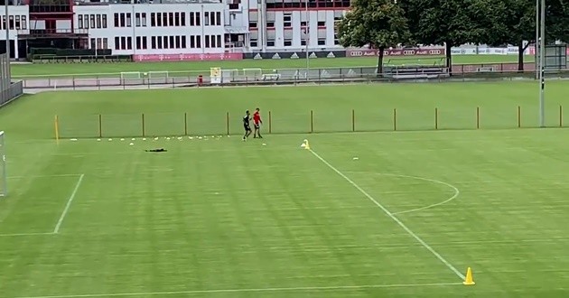 Arjen Robben training at Säbener Straße today, with a trademark goal - Bóng Đá