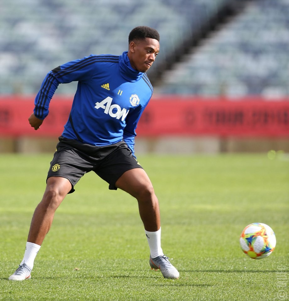 Wan-Bissaka tập cùng Man Utd  - Bóng Đá