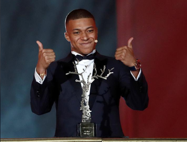 Ở tuổi 21, Mbappe đang khiến cả thế giới dưới chân mình - Bóng Đá