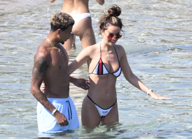 Dele Alli and stunning model girlfriend Ruby Mae can’t keep hands off each other on beach as Tottenham star takes break - Bóng Đá