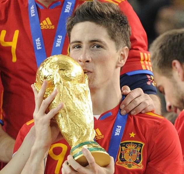 Torres họp báo giải nghệ  - Bóng Đá