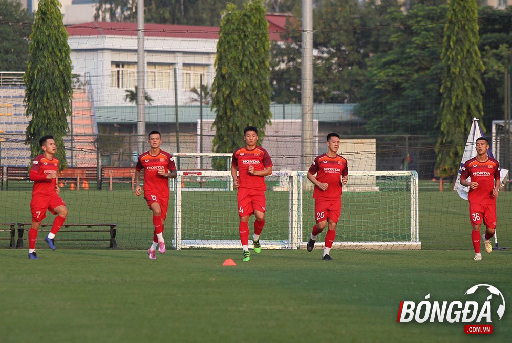 Tân binh ĐT Việt Nam tập riêng, thầy Park vẫn còn lo lắng trong buổi tập ngày 28/09 - Bóng Đá