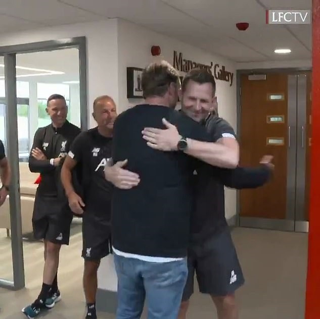 Klopp gặp Sepp van den Berg tại Melwood (The Sun) - Bóng Đá