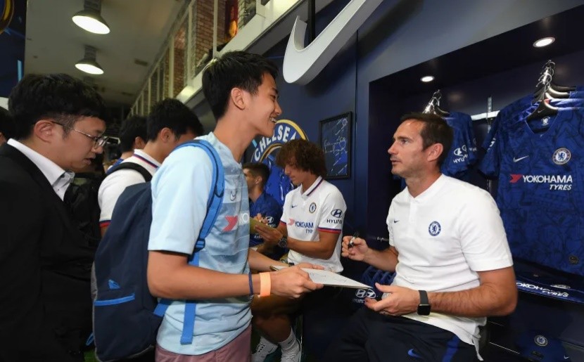 Chùm ảnh: Chelsea tung hoành ở Nhật, rước cúp Rakuten! - Bóng Đá