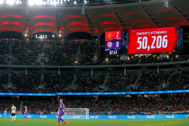 Chỉ đá giao hữu, Man Utd vẫn hút hàng vạn người đến sân xem mình thi đấu - Bóng Đá