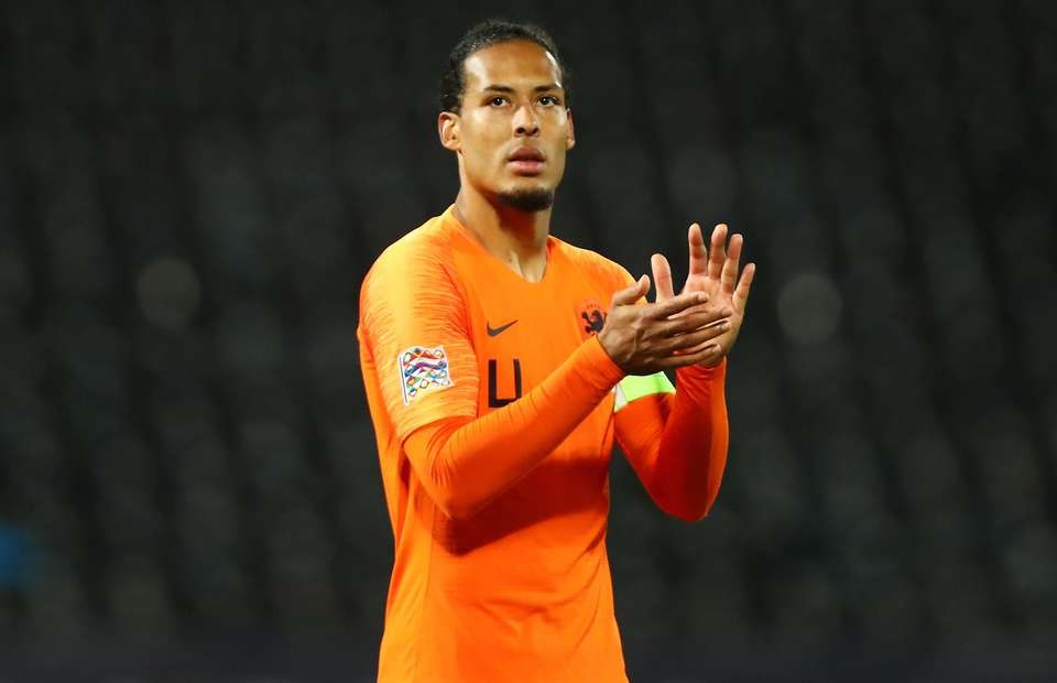 Sung sức trên sân tập, Ronaldo thách thức Van Dijk và Hà Lan - Bóng Đá