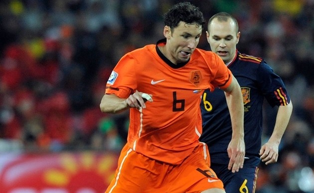 Ra mắt trong giai đoạn 2000 - 2009, ai là người có số lần khoác áo ĐT Hà Lan nhiều nhất? - Bóng Đá