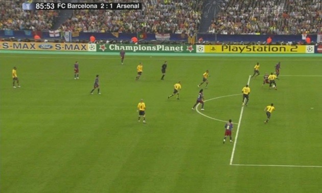 Hình ảnh này đã lấy hết nước mắt fan Arsenal - Bóng Đá