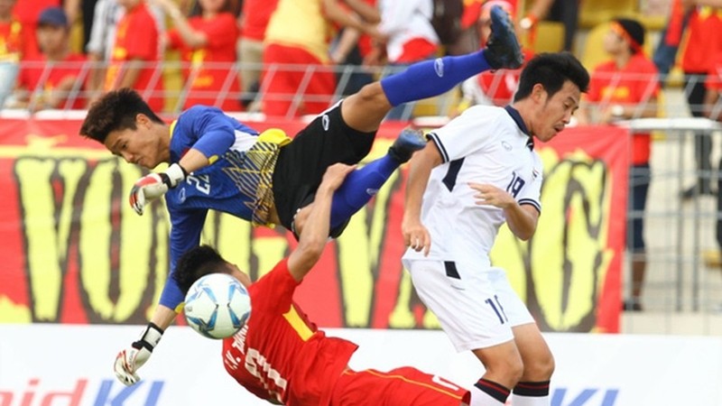 Adrian và bài học cho Phí Minh Long - Bóng Đá