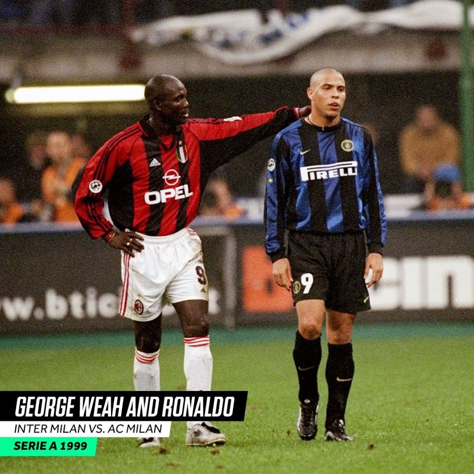 Những hình ảnh biểu tượng khi các siêu sao an ủi đối thủ - Bóng Đá