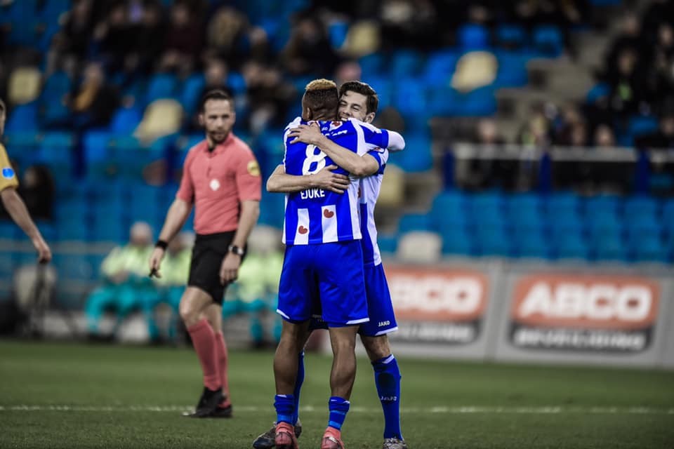 Đoàn Văn Hậu ngồi ngoài trận thứ 17, Heerenveen thua muối mặt trước Vitesse - Bóng Đá