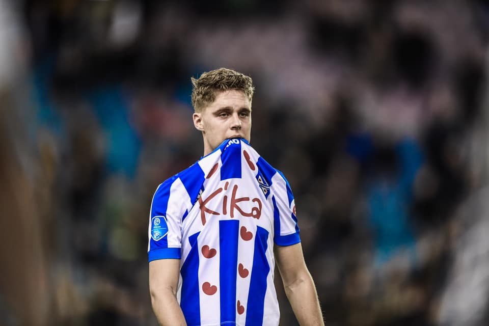 Đoàn Văn Hậu ngồi ngoài trận thứ 17, Heerenveen thua muối mặt trước Vitesse - Bóng Đá
