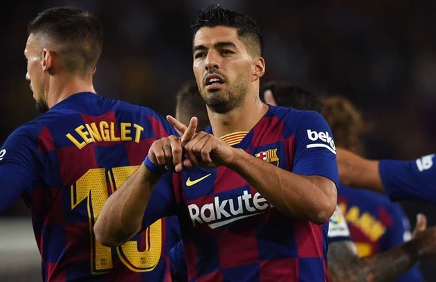 Luis Suarez ghi bàn giống Ronaldinho - Bóng Đá