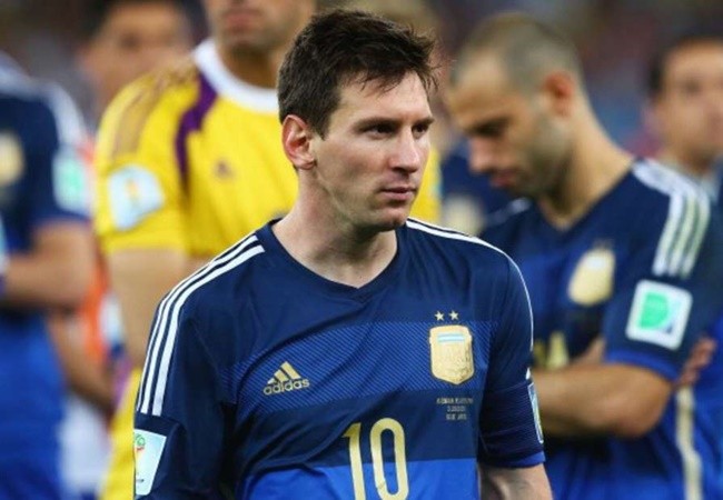 Từ Ballack đến Messi: 8 khoảnh khắc 'đau lòng' của những kẻ bại trận - Bóng Đá