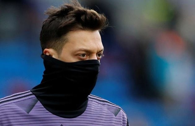 Martin Keown Mesut Ozil transfer news: Arsenal midfielder slammed by Gunners legend - Bóng Đá