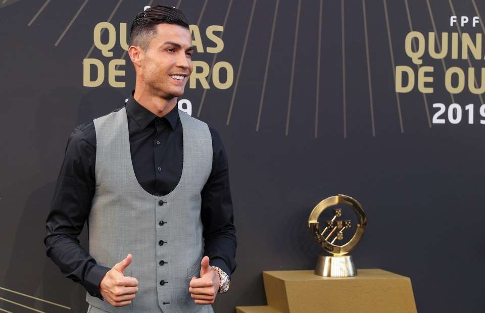 Cristiano Ronaldo receives message from Sir Alex Ferguson after winning award - Bóng Đá