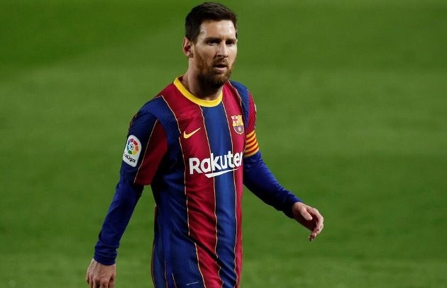 Barcelona's Lionel Messi showed his class when Elche goalkeeper asked for his jersey - Bóng Đá