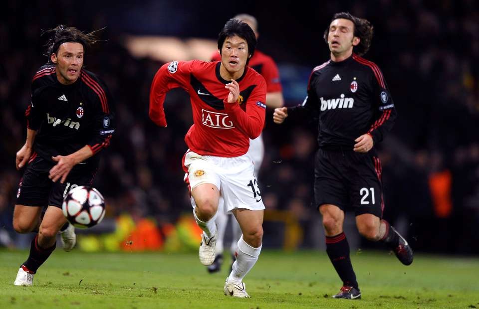 Nhìn lại ngày Park Ji-sung 'bỏ túi' Pirlo ở C1 - Bóng Đá