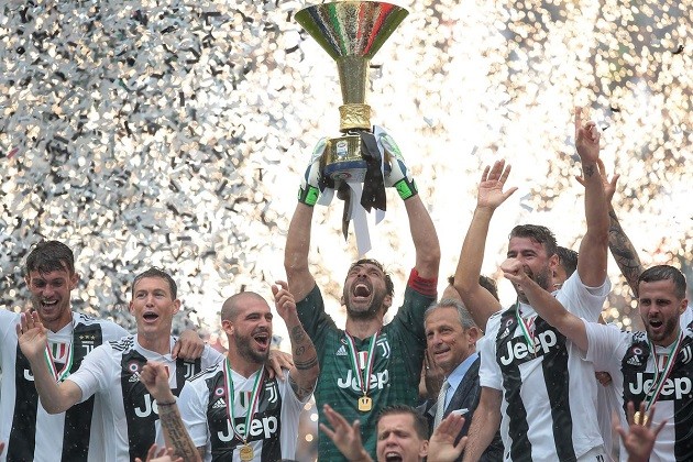 Gianluigi Buffon continues to make history with Juventus in Turin - Bóng Đá